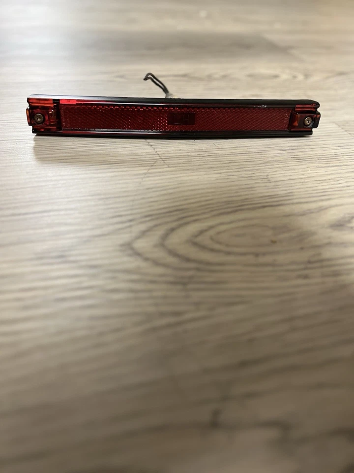 PONTIAC FIERO REAR SIDE MARKER LIGHT LH OEM 1984-1988 DRIVER - Image 4 of 4