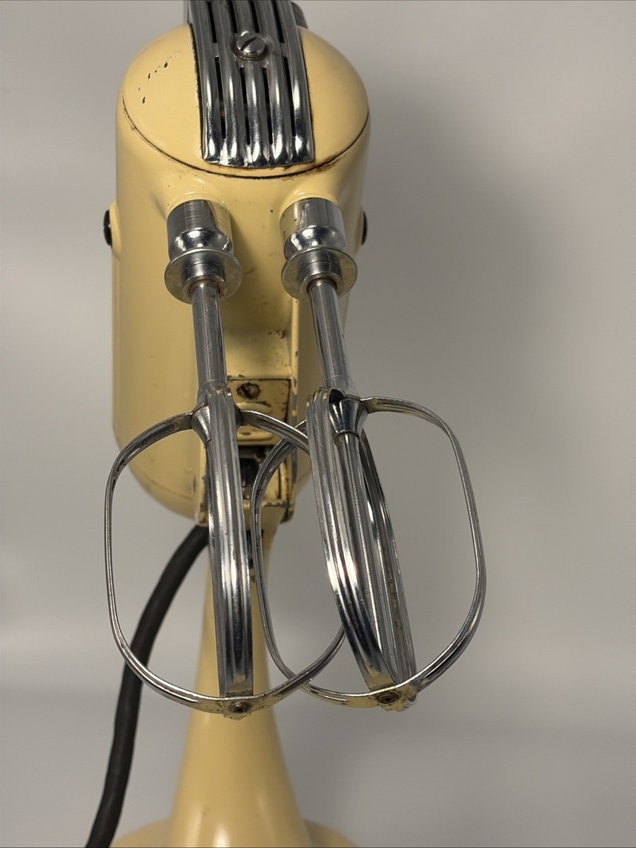 Vintage 1930's MODEL 3A Sunbeam Automatic Mixmaster -Deco Yellow W
