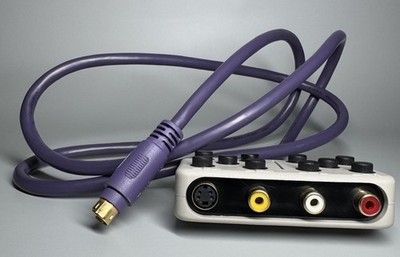 CABLE ATI Domino Breakout Video RCA Adapter Box - Cleaned