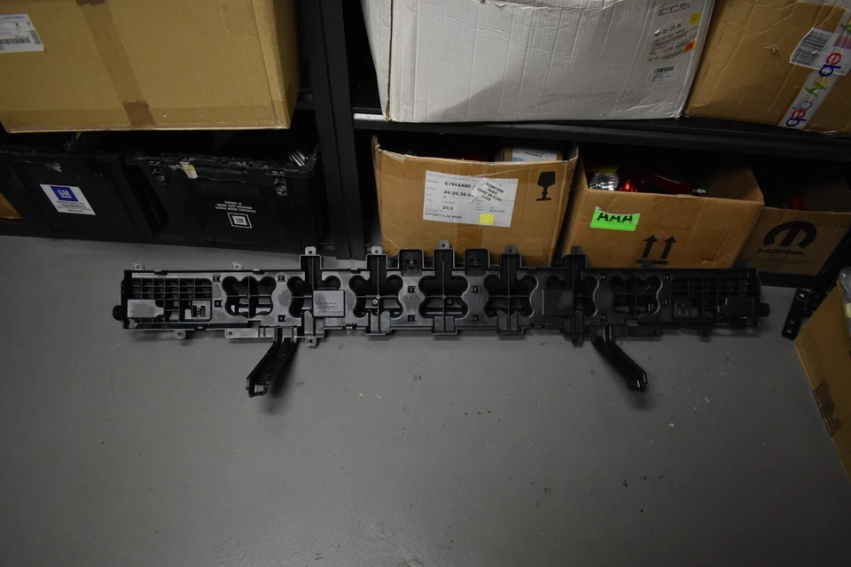 2015-2017 FORD MUSTANG REAR BUMPER ISOLATOR FACTORY OEM Foto 4 de 4