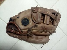 Wilson A9845 Soft-Flex Glove. Grip-Tite Pocket. 11-1/2 - 12  . RHT.