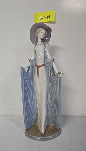 Lladro "Afternoon Tea" Porcelain Figurine 1428 14.25" Tall - Picture 1 of 11