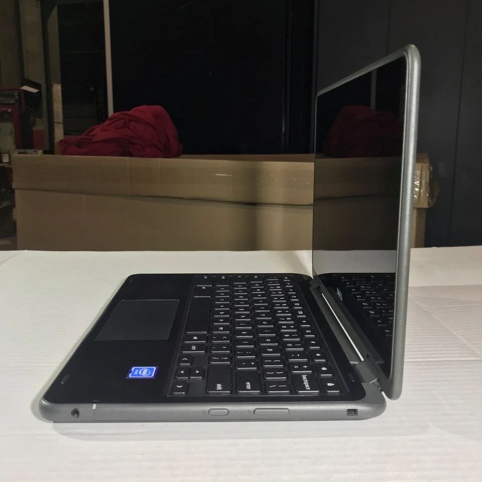 Dell Touchscreen Chromebook 3189 2-in-1 Convertible | 11.6" HD | 4GB | 32GB - Image 3 of 4