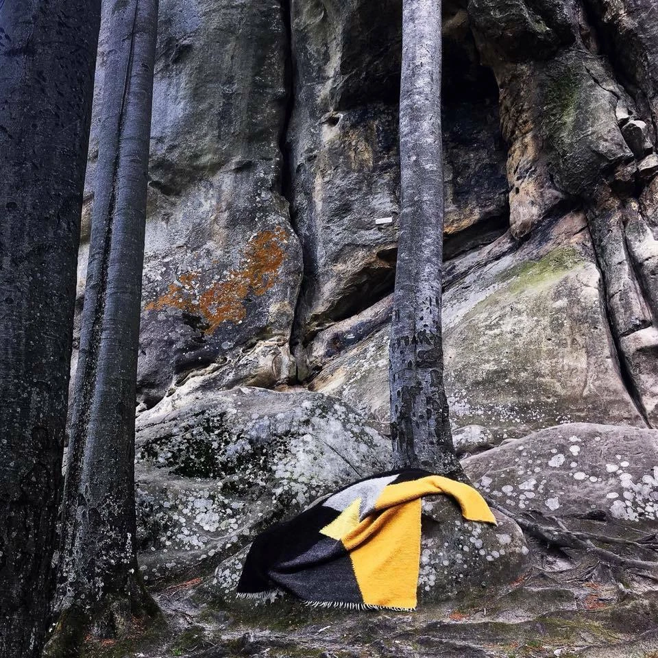 Cold Cape Blanket Geometric Pattern Bright Colors Beautiful warm black 100%wool - Image 3 of 3