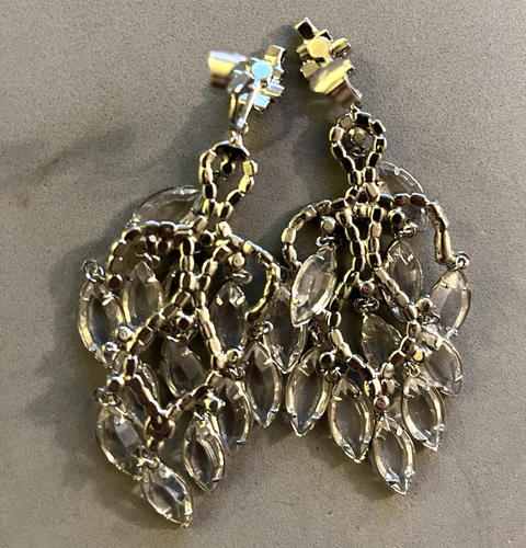 Vintage JULIANA Waterfall Chandelier Rhinestone Dangle Bezel Clip On Earrings - Picture 9 of 9