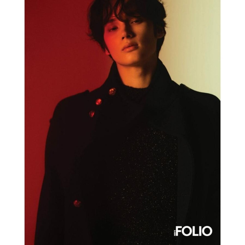 TXT HUENING KAI English Magazine MEN'S FOLIO January 2023 TOMORROW