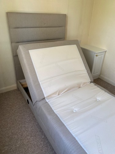 Tech Motion 3ft adjustable electric bed - Picture 7 of 12