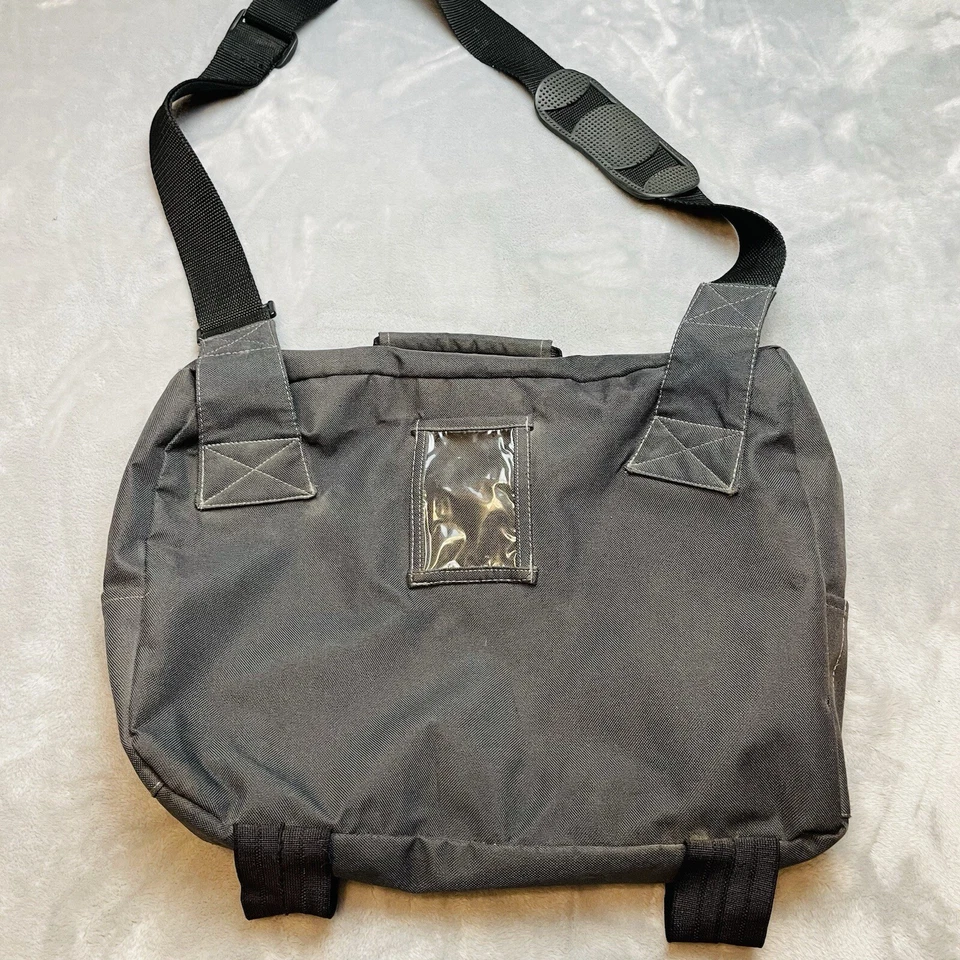 Bandolera Bolso Mensajero Yak Pak Brooklyn Nueva York Gris Oscuro Computadora Portátil Foto 2 de 4