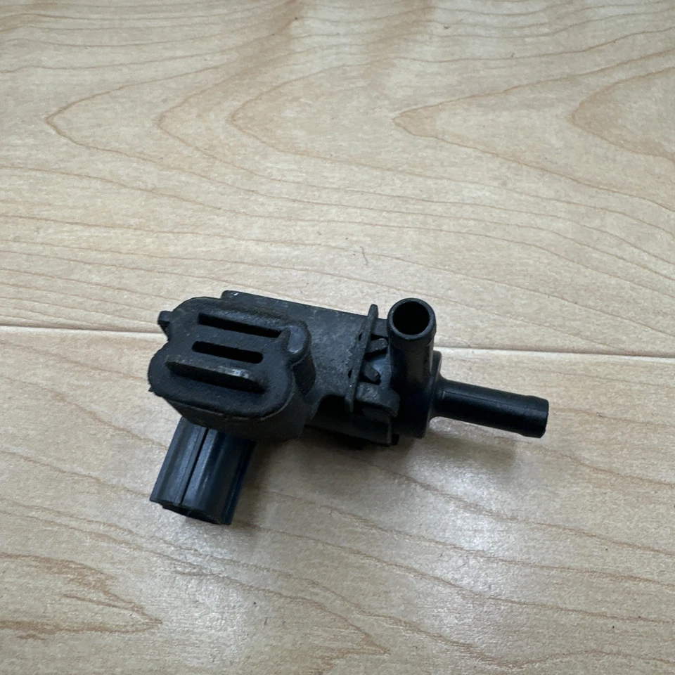 2000-2004 Honda Odyssey Purge Control Solenoid Switch Valve MX136200-1700 OEM - Image 3 of 3