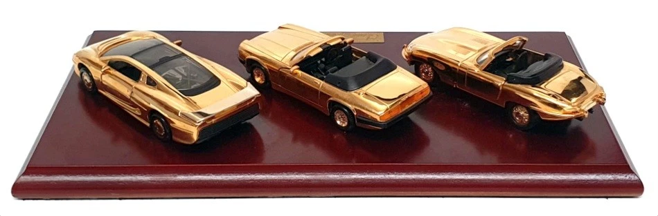 Juego de 3 coches Maisto escala 1/38 3JAGG - Jaguar E-Type XJS y XJ220 - Chapado en oro de 22 quilates Foto 2 de 4
