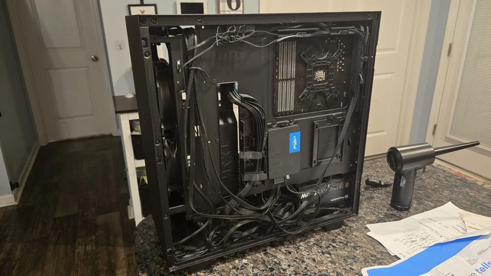 PC Gaming NZXT | Ryzen 5 3600 | GTX 1660 SUPER | 16GB RAM | 256GB SSD + 1TB HDD Foto 2 de 4