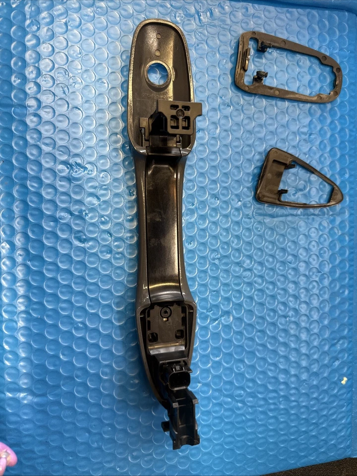 2024 Toyota Prius Prime Front Left Door Handle Cement Gray  - Image 3 of 4