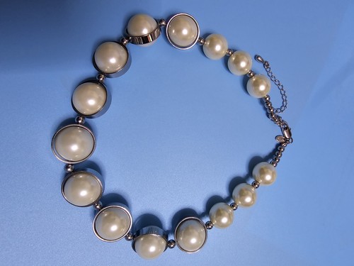 M & S pre loved pearl & silver statement necklace & matching bracelet. - Picture 5 of 13