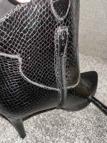 Shu Shop Women’s Black Leather Snake Print Stiletto Pointed Toe Boots Size 9 - Picture 6 of 8