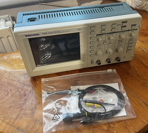 Tektronix TDS210 60MHz Oscilloscope. READ FIRST!! - Picture 4 of 18
