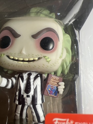 Funko Pop! Movies #1010 Beetlejuice GITD 2020 Fall Convention w/ Protector. (D3) - Picture 4 of 24