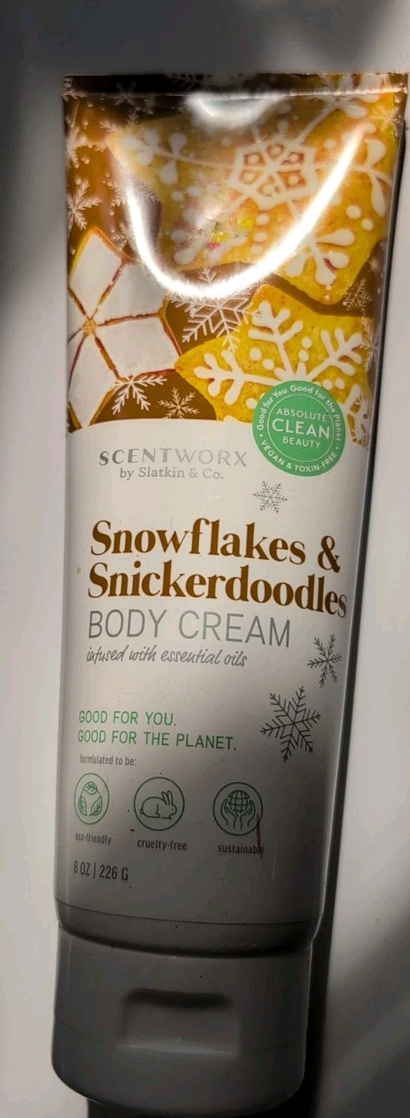 Snowflakes & Snickerdoodles Hydrating Body Cream Holiday Edition 8 oz