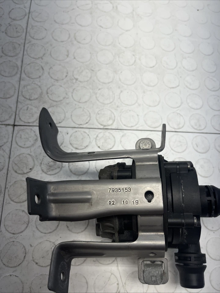 Toyota Supra Gr 2019-2024 motor 3,0 L bomba de agua refrigerante auxiliar Foto 2 de 4