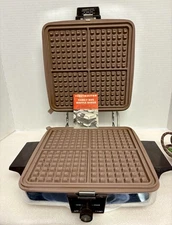 Vintage Chrome Toastmaster Model W254 Waffle Maker. Works