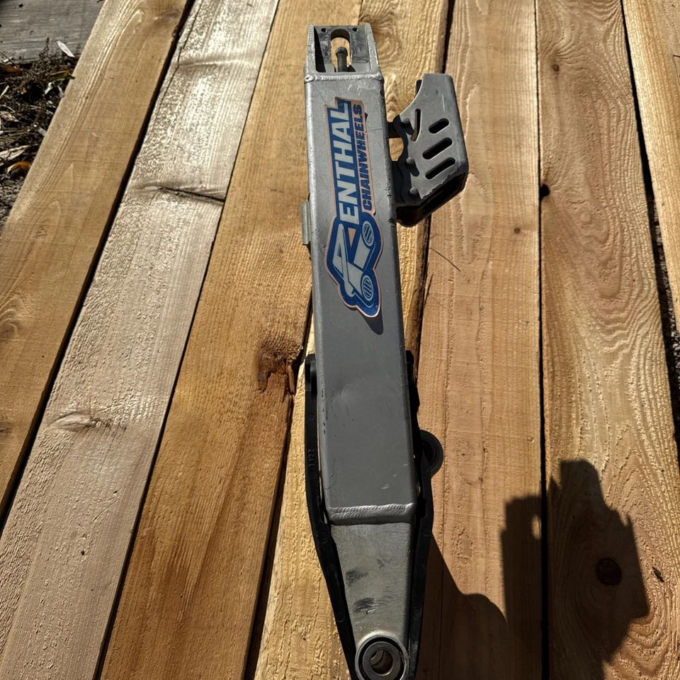 99-02 KAWASAKI KX250 2001 OEM BASCULANTE BRAZO OSCILANTE SUSPENSIÓN TRASERA 33001-1576-TX Foto 2 de 4