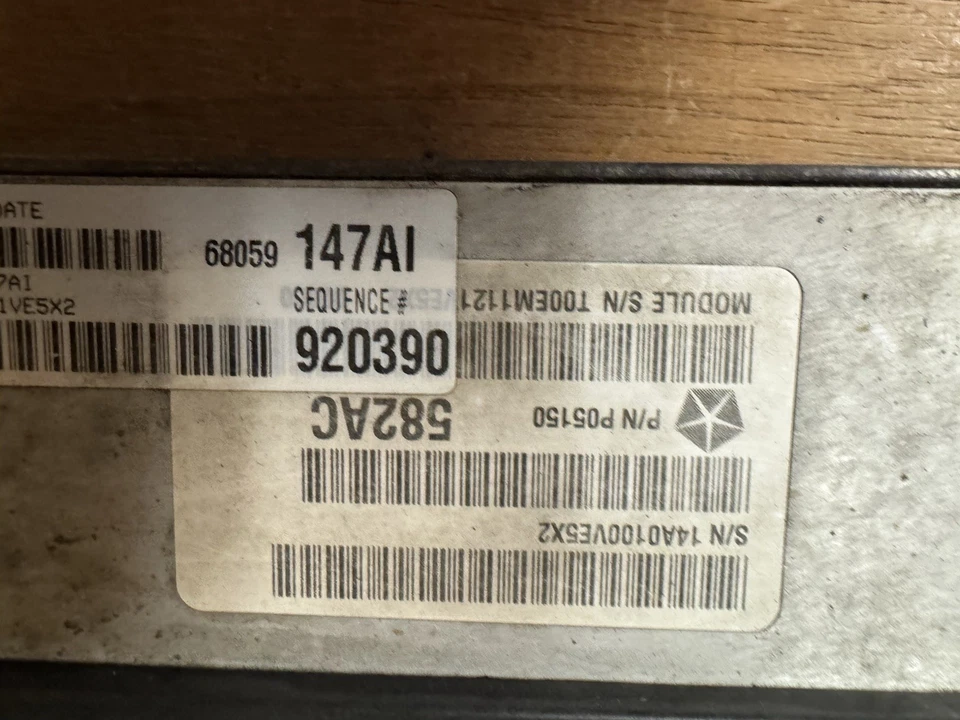 Dodge Durango Grand Cherokee 2011 módulo de control del motor 5,7 ECM 05150582Ai Foto 3 de 4