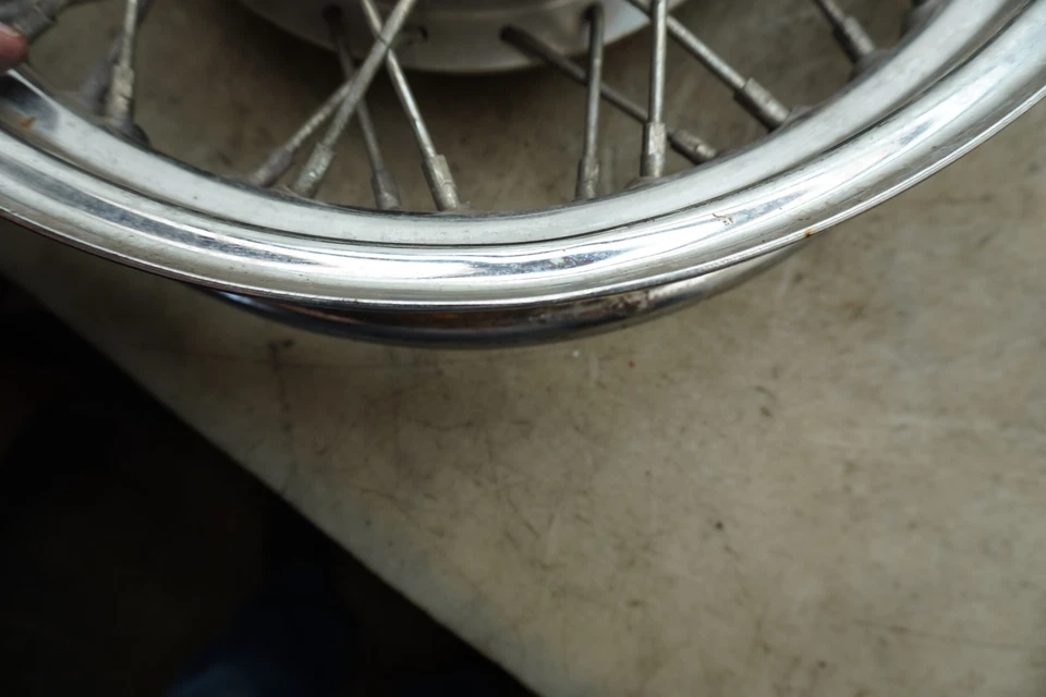 03 RUEDA TRASERA KAWASAKI VULCAN VN 800 W-58 Foto 3 de 4