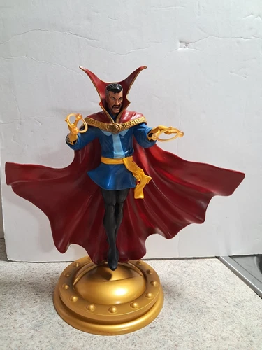 Diamond Select Toys Marvel Gallery Dr. Strange