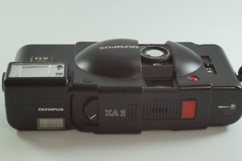 Olympus Xa2 A11 Electric Flash F-Zuiko 35Mm F2.8 Compact Film Camera - Picture 4 of 9