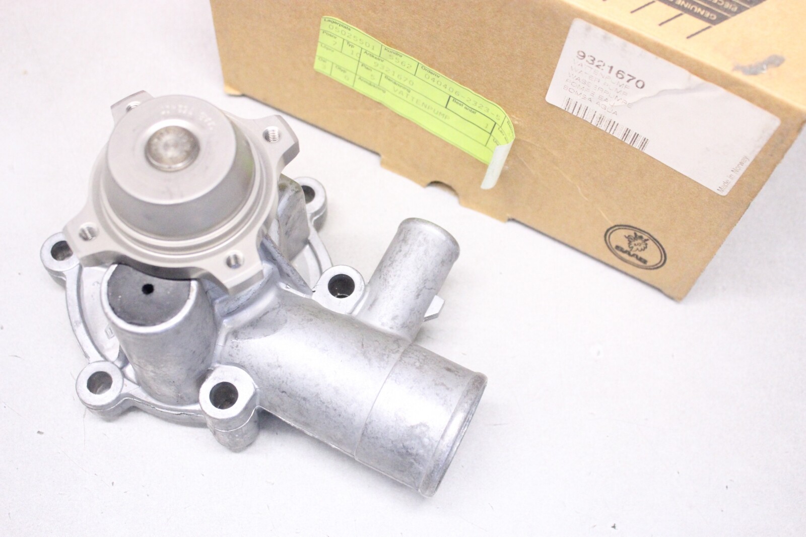 ORIGINAL SAAB 9000  2.3L Wasserpumpe 9321670 OVP