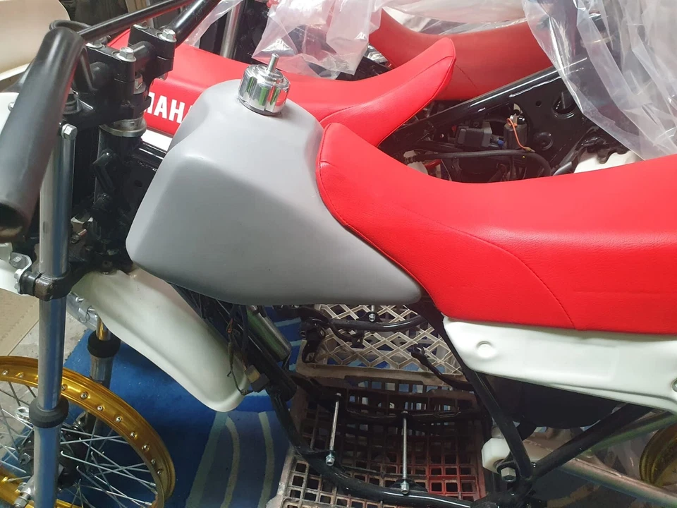 Yamaha YZ80J YZ 80J 1982 imprimación recubierta acero gasolina combustible tanque gasolina + tapa | apto para Foto 2 de 4