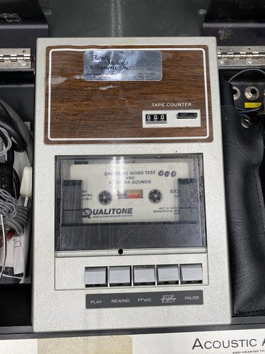 Vintage 1994 Qualitone Minneapolis Mn 55416 USA Audiometer, CAAJ 17967 - Picture 6 of 16