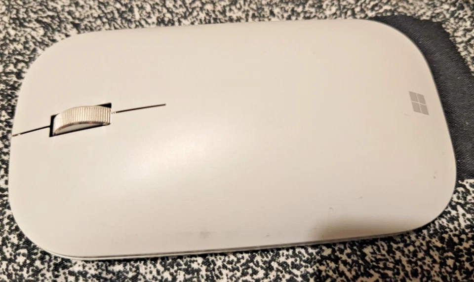 Microsoft Surface Mobile Wireless Mouse Bluetooth 1679/1679C - Image 4 of 4