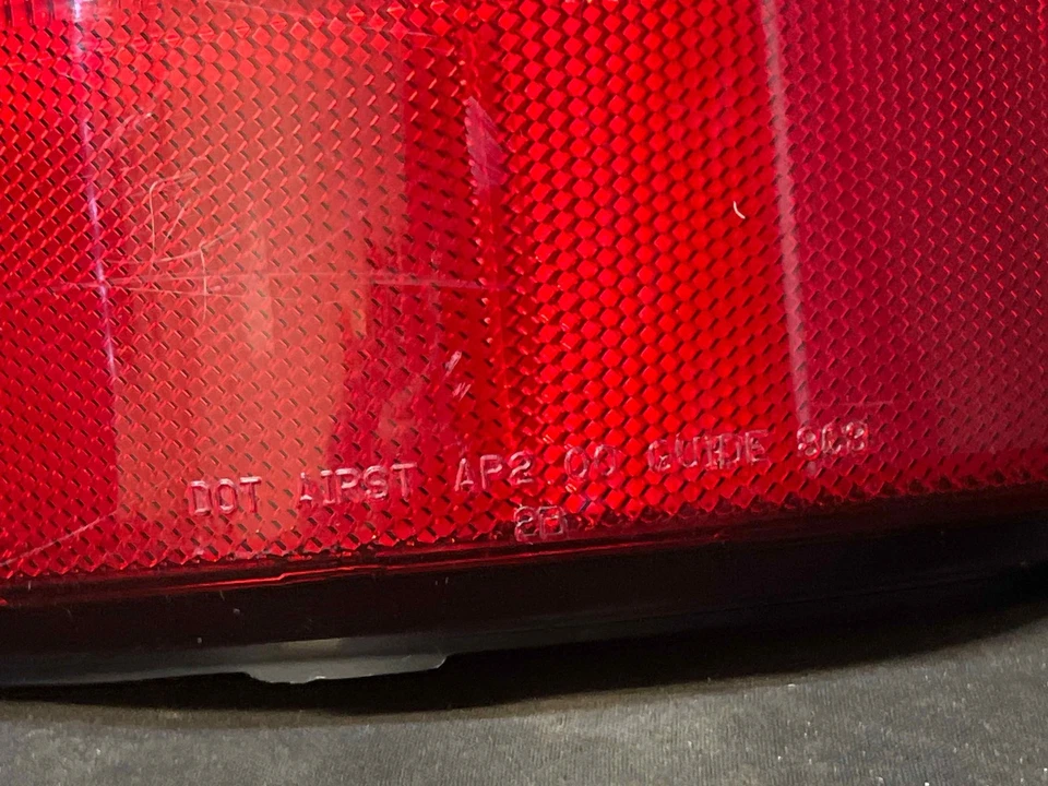 Fits 2004-2006 Chevrolet Tahoe Left Taillight Assembly OEM:15832091 Foto 4 de 4