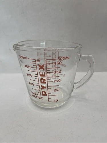 Vintage Pyrex 516 Glass Measuring Cup Red Lettering Closed D Handle 2 Cup 1 Pint