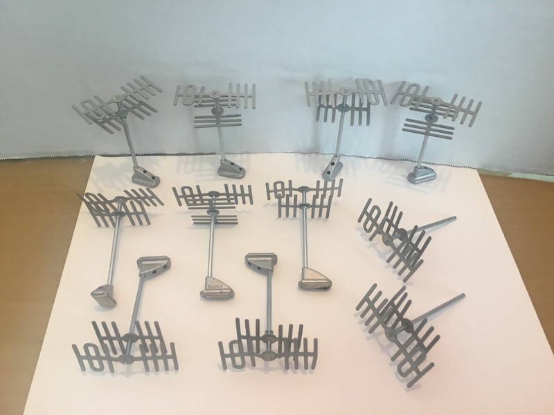 Vintage 60’s Dollhouse Metal TV Roof Antennas (11)…9 with Roof Mounts ….Taiwan