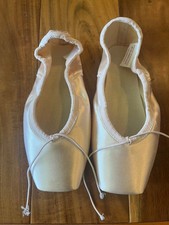Suffolk Reign Pointe Ballet Shoes Standard Shank 4 Length X Width NIB Brand New
