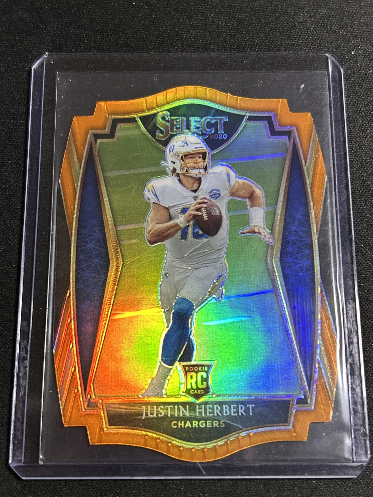 2020 Panini Select - Premier Level Orange Prizm Die-Cut #144 Justin Herbert (RC)
