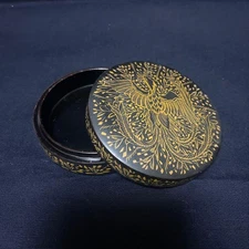 Tea ceremony utensils, a phoenix-lacquered incense container