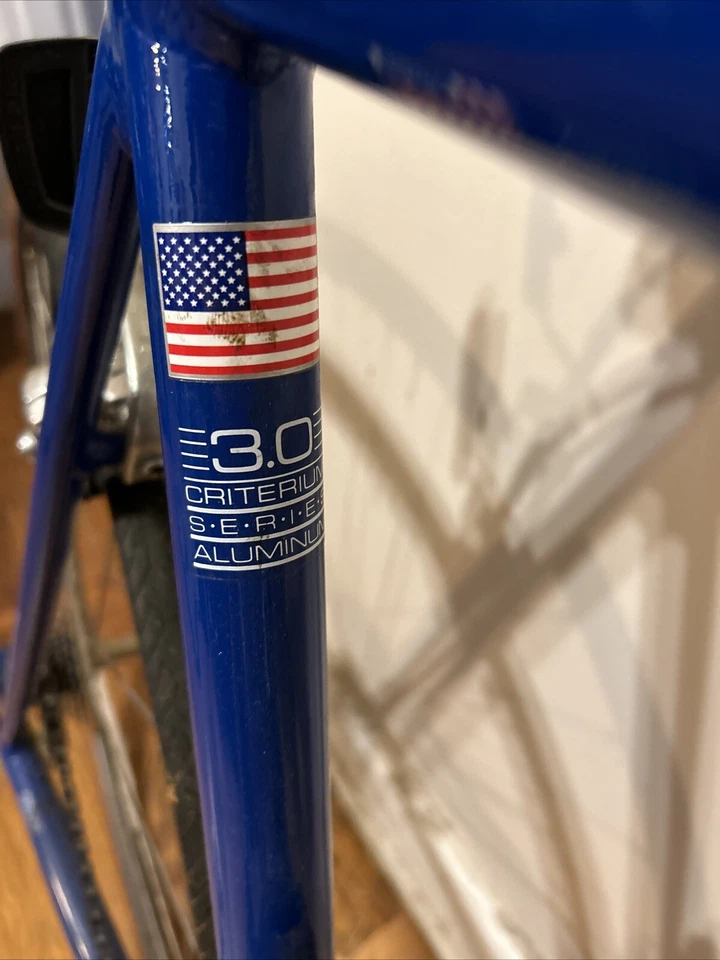 Bicicleta de Carreras Cannondale Criterium 54cm 3.0 Aluminio Azul/Blanco Sin Asiento Hecha en EE. UU. Foto 4 de 4