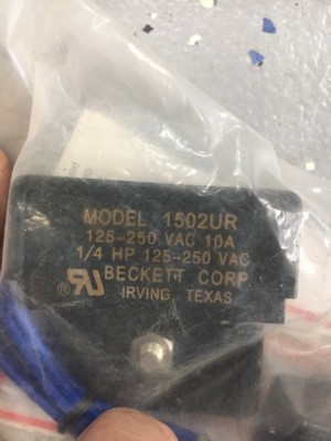 Idec XA1E-BV302R Interruttore Di Arresto Di Emergenza Auto Controllato 250 V/AC 3 A 2 - Foto 9