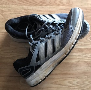 mens tennis shoes size 15