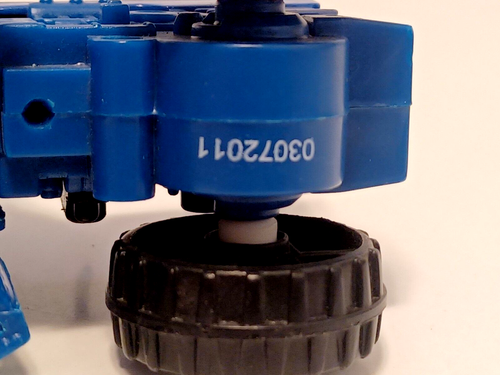 Unbranded 03072011 Toy Tractor Blue/White Plastic 1:64 Scale - Picture 10 of 15
