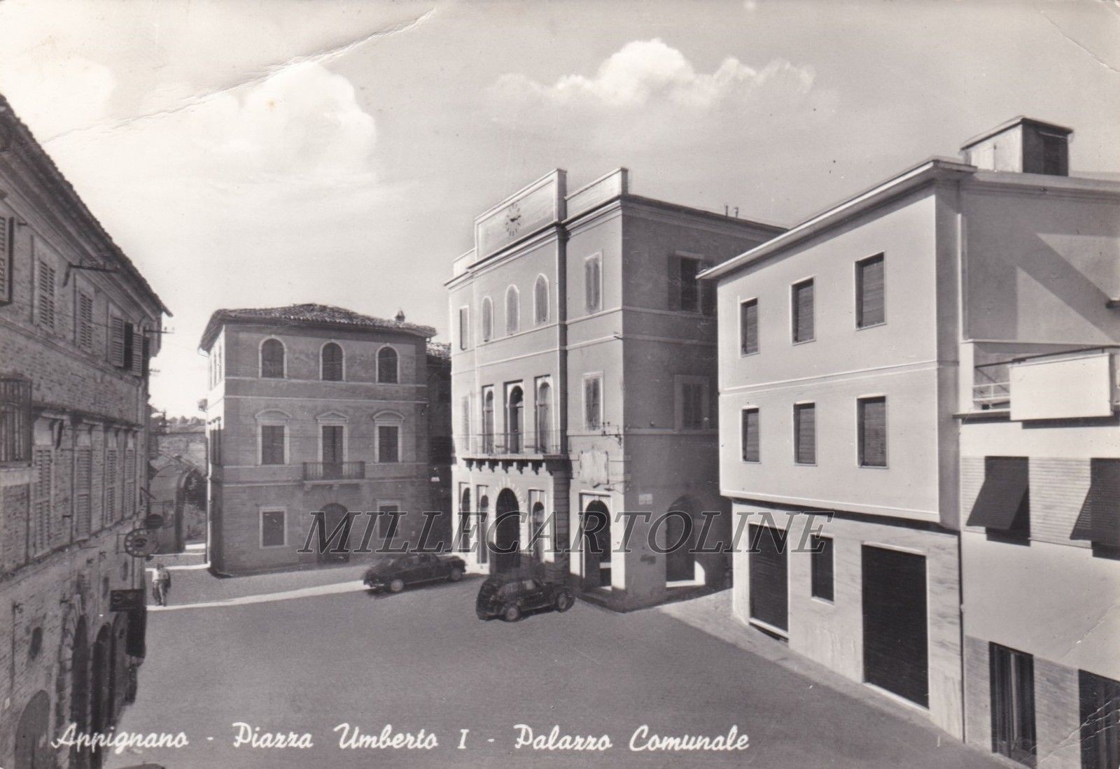 Foto 1 di 2