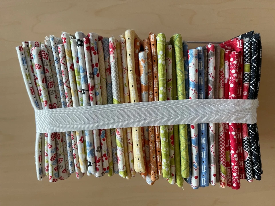 FIGS & SHIRTINGS by Fig Tree Co Moda Fabric 40 Fat Quarter Bundle 20390 (Other) - Image 2 of 4