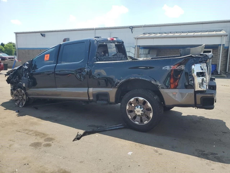 (LOCAL PICKUP ONLY) F350SD 2023 Rear Drive Shaft 2036820 - Image 3 of 4