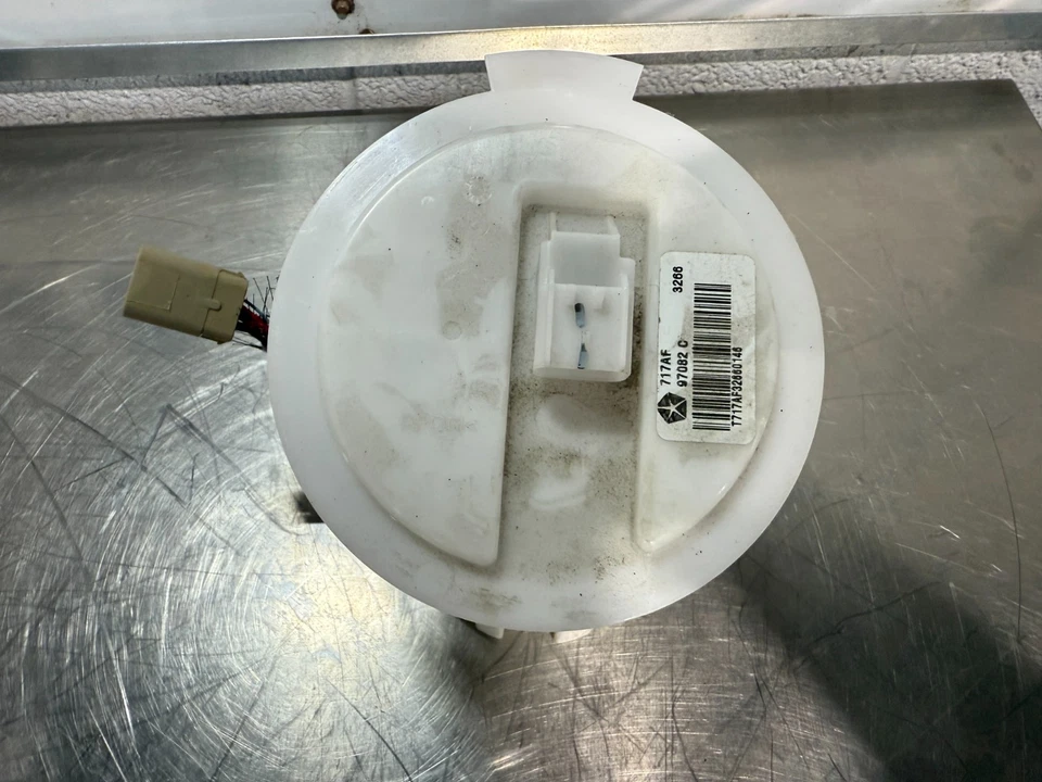 Dodge Challenger Hellcat 2017 bomba de combustible 68412551ab Foto 2 de 3