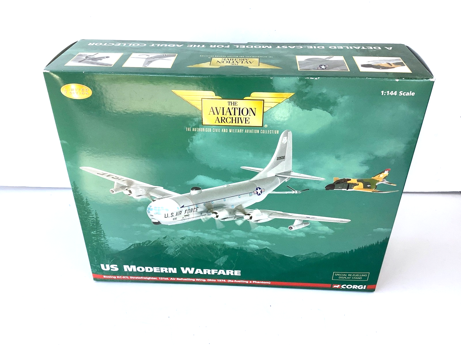 Corgi AA99190 1:144 KC-97L Stratofreighter Air Refuelling Wing & F-4 Phantom MIB