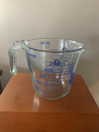 Vtg Pyrex Measure 2 Cup - Blue Letters - Open Handle~ 1991 Corning - Picture 2 of 9