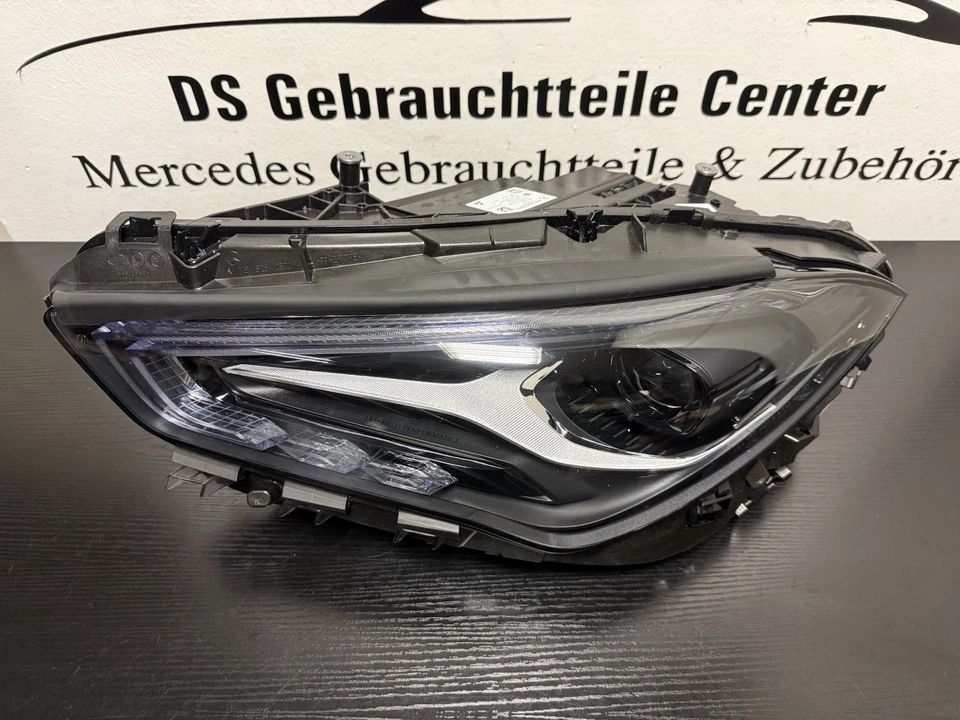 Orig. Mercedes CLA W118 LED Mopf Facelift Scheinwerfer links A1189068501 - Bild 2 von 4