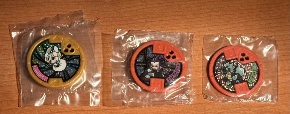 Lot of 35 Yo Kai Watch Yo Motion Series 1 and 4 Legendary and Holos yokai - Imagen 2 de 4